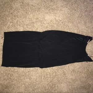 Jessica Simpson black dress win gold neck